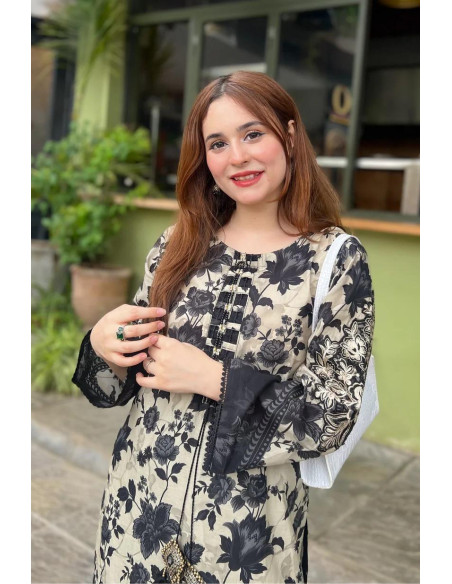 Printed Khaddar Women's Suit - 3 Pcs Ensemble in Black & Beige