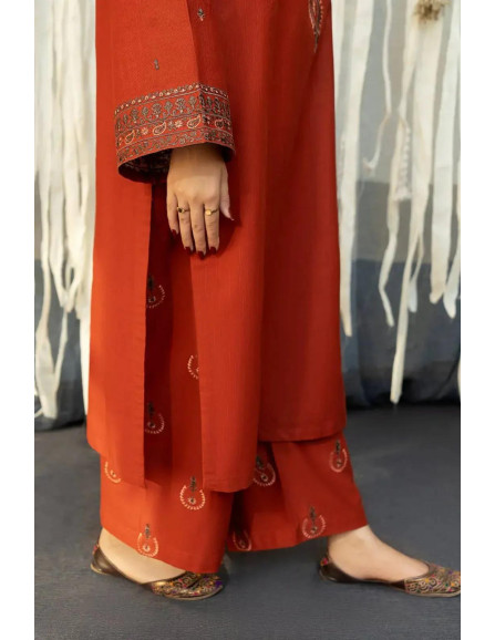 Women Stuning embroiderd 3 pc suit
