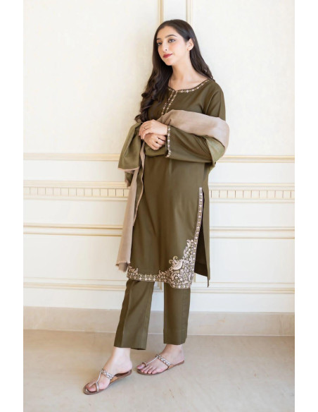 3 Pcs Women's Unstitched Embroidered Suit