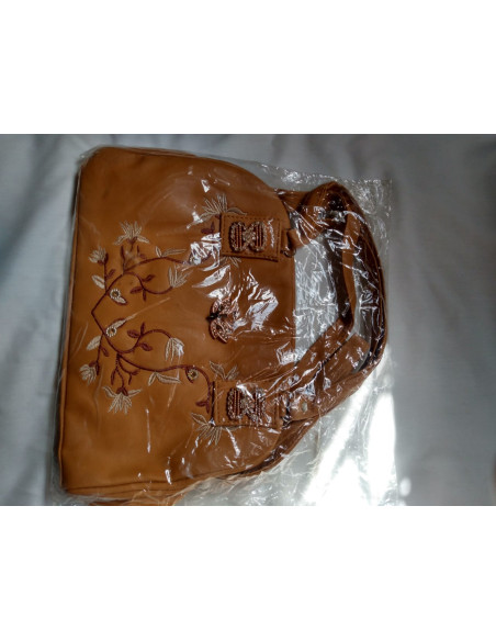 Stylish Brown Ladies Purse – Har Look ke Saath Perfect!