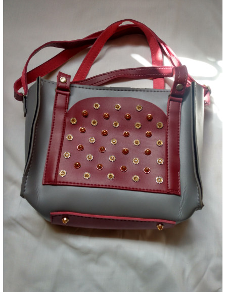 STYLISH LADIES PURSE FENDI