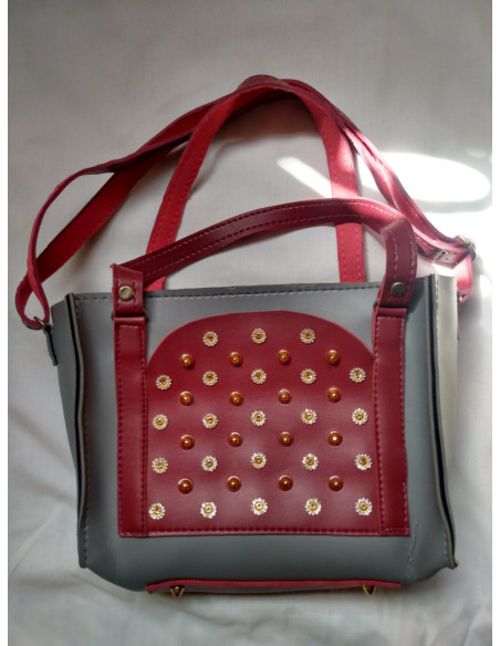 STYLISH LADIES PURSE FENDI