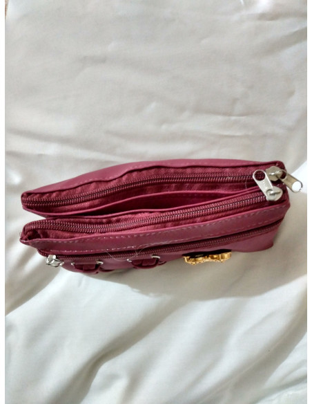 Elegant hand clutches