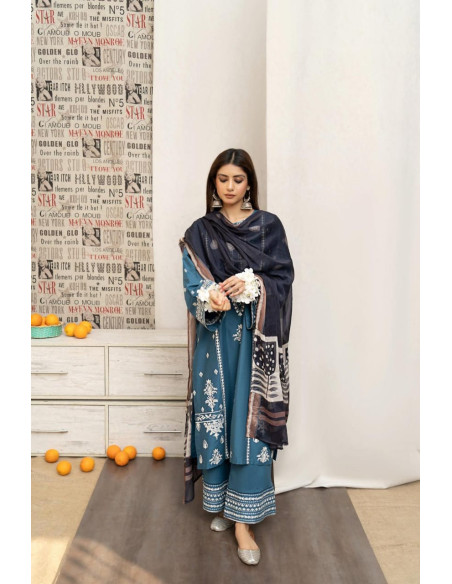 3 Pcs Women's Unstitched Embroidered Suit